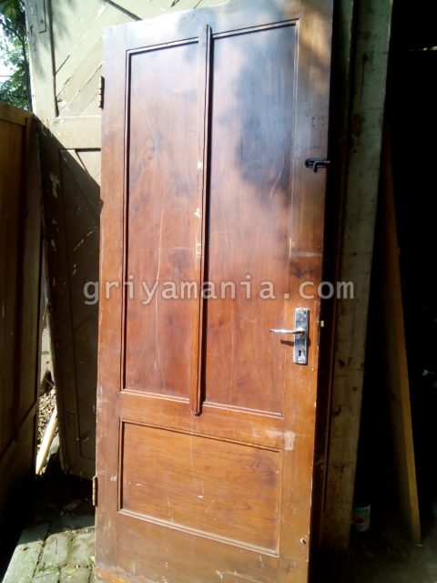 daun pintu bekas Griyamania